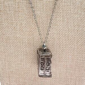 Vintage Y2K Doctor Who TARDIS Police Box Silver Tone Pendant Necklace Jewelry